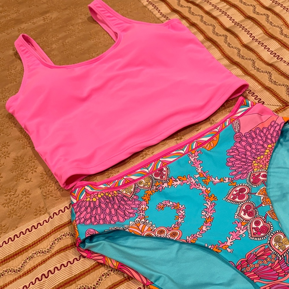 Trina Turk Pink and Blue Patterned Swimwear Bottoms, Janela Bay Pink Swim Top M